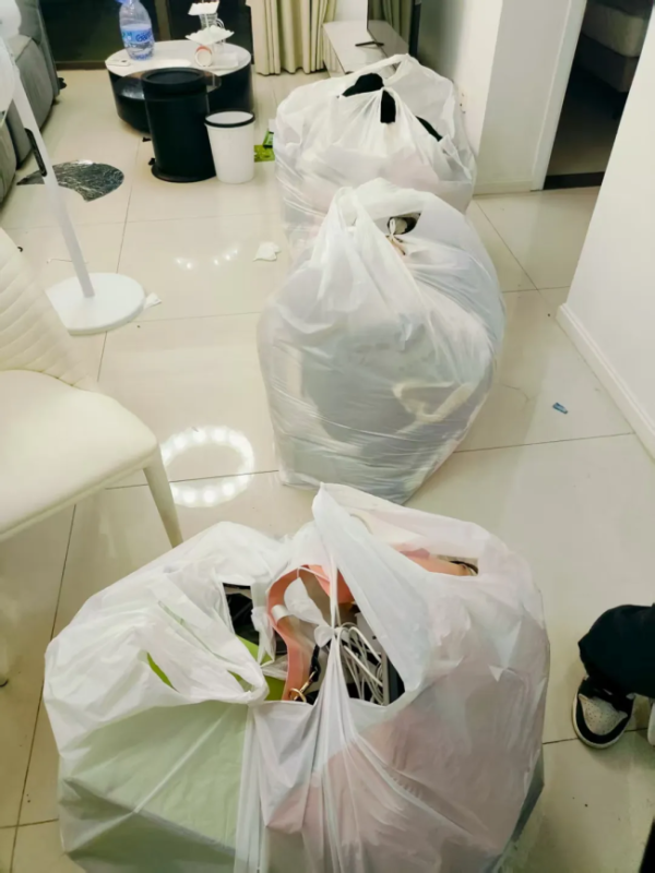 炒股配资之家 租客拖欠8天房租押金被扣 房东擅自打包私人物品引争议